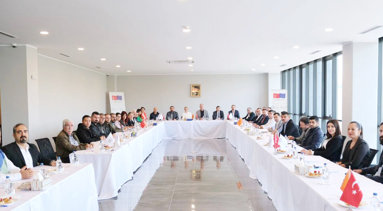 IDEF’23 16’ncı Uluslararası Savunma Sanayi Fuarı İle İlgili Sanayici Bilgilendirme Toplantısı Gerçekleştirdi.