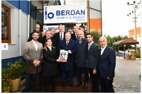 Bakan Varank, Ar-Ge Projelerini Mersin Teknopark’ta Geliştiren Firmaların Fabrikalarında Ürünlerini İnceledi.