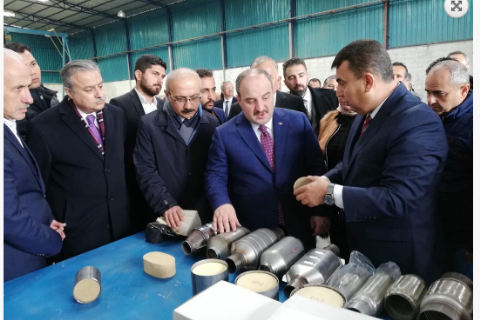 Bakan Varank, Ar-Ge Projelerini Mersin Teknopark’ta Geliştiren Firmaların Fabrikalarında Ürünlerini İnceledi.