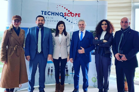 BİLSEK Genel Başkanı Ahmet Akkurt, Sanat Danışmanı Prof.Dr. Nurseren Tor , Mezitli Belediyesi Oda Tiyatrosu kurucularından Başak Karatepe ve Selçuk Durak Mersin Teknopark Genel Müdürü ihsan Gültekin’i makamında ziyaret etti.