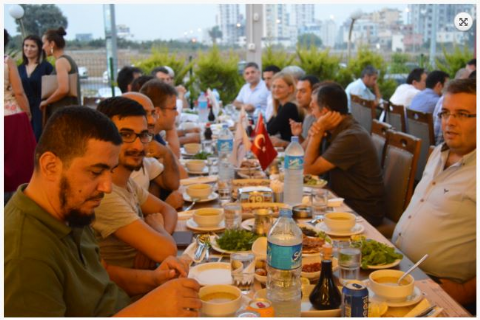 FİRMA TEMSİLCİLERİ İFTARDA BİR ARAYA GELDİ.