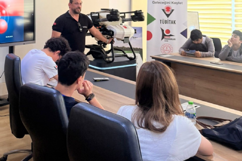 Yapay Zekâ ile Geleceğini Keşfet” Projesi Kapsamında Öğrencilerden Mersin Teknopark’a Ziyaret