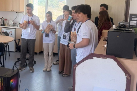 Yapay Zekâ ile Geleceğini Keşfet” Projesi Kapsamında Öğrencilerden Mersin Teknopark’a Ziyaret