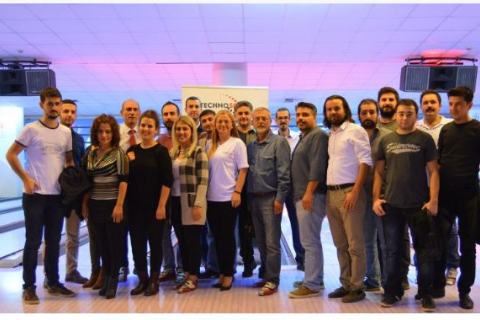 YÖNETİM KURULU BAŞKANIMIZ VALİ ÖZDEMİR ÇAKACAK, ÖZEL ÇOCUKLARLA BOWLİNG OYNADI.