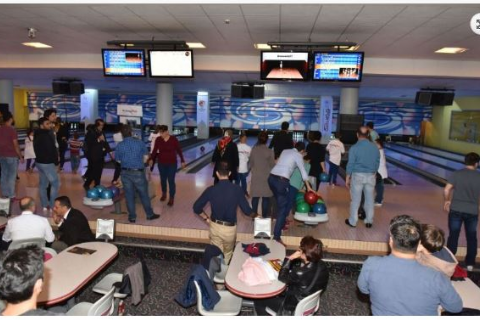 YÖNETİM KURULU BAŞKANIMIZ VALİ ÖZDEMİR ÇAKACAK, ÖZEL ÇOCUKLARLA BOWLİNG OYNADI.